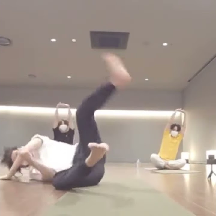 Taehyung falling over while Doing Yoga|BTS Winter Package 2021|