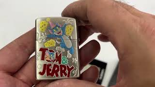 Zippo Tom & Jerry Armor Case Kutulu Çakmak – Renkli Kabartmalı Model