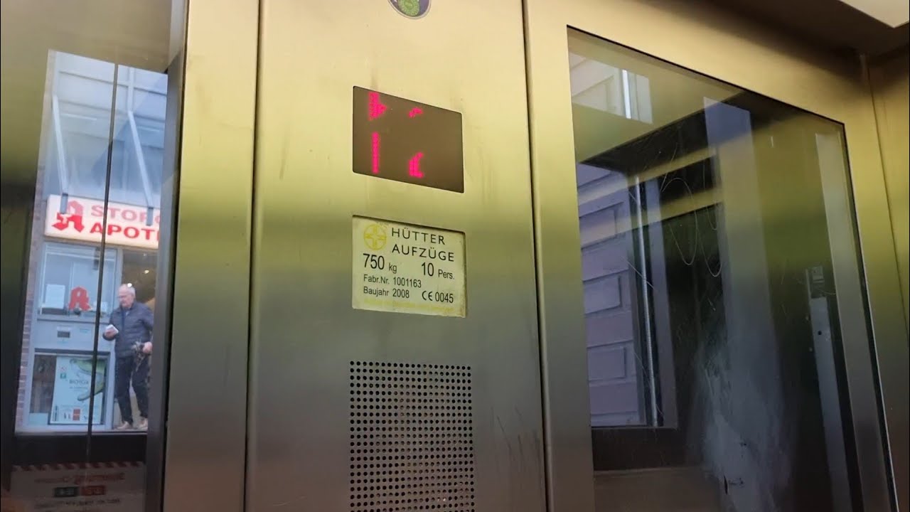 Fahrstuhl Hütter im U-Bahn Hamburg Niendorf Markt