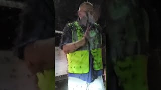 Mayflies Swarm Parking Attendant || ViralHog