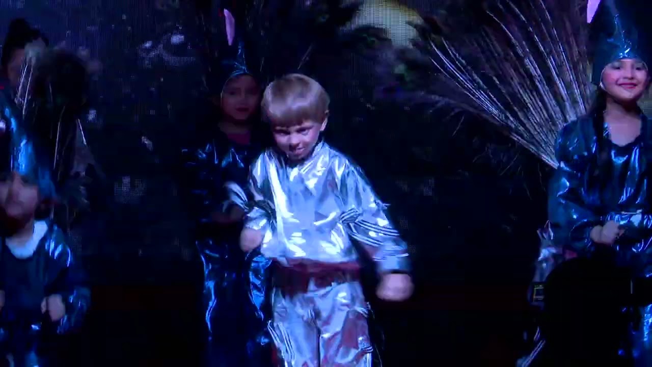 Peacock Dance By UKG @ St. Thomas School, Khachrod