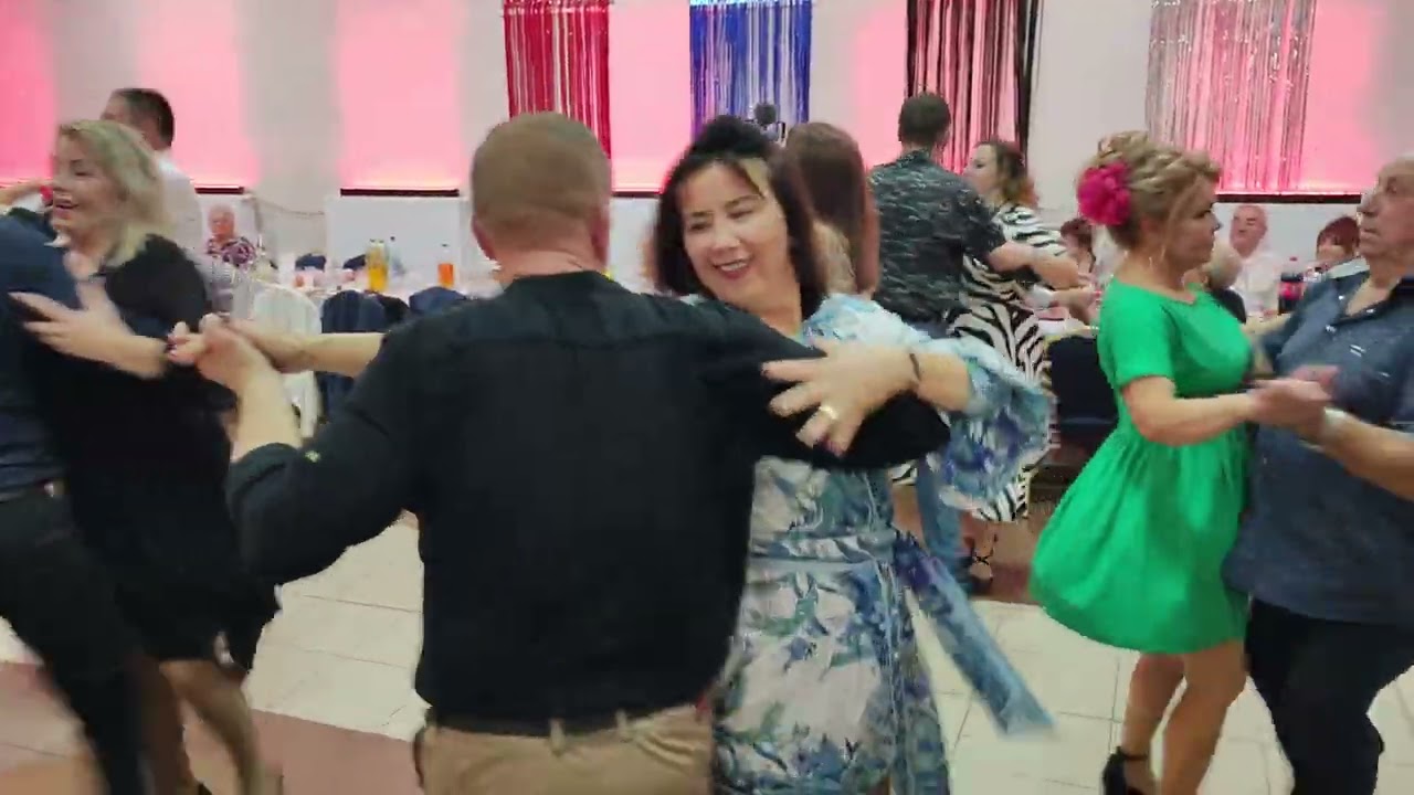 26 października 2024 Relacja na ŻYWO ale śliczny KAWAŁEK hulanki pod Kielcami z Kapelą Stąporkowską