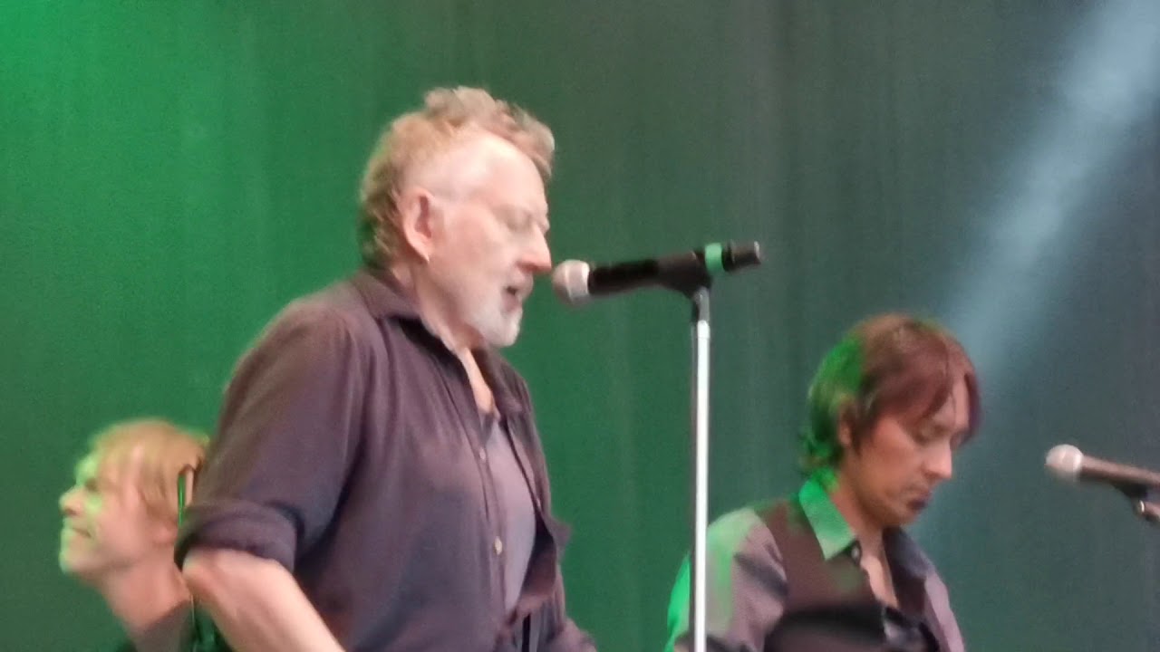 Ulf Lundell - Den vassa eggen (Vadstena, 2019-07-27) - YouTube