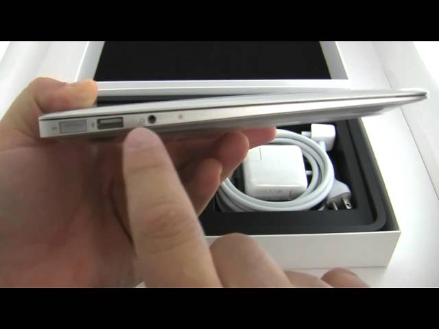 MacBook Air (Late 2010) - Unboxing - YouTube