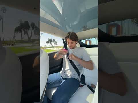 Seat belt cutting demo in @tesla 🤯 #resqme #staysafe