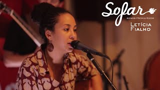 Video-Miniaturansicht von „Letícia Fialho - Rua a Fora | Sofar Brasília“