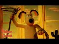 The 525 Crackervac - Cracking Contraptions - Wallace and Gromit