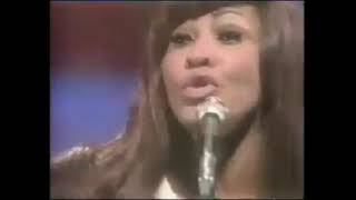 Ike &amp; Tina Turner - Proud Mary [rough] (live 1970)
