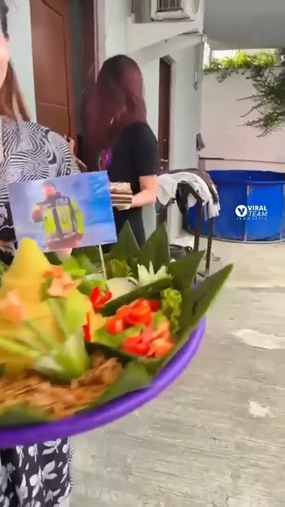 Wes tuek ulang tahun isin-isini