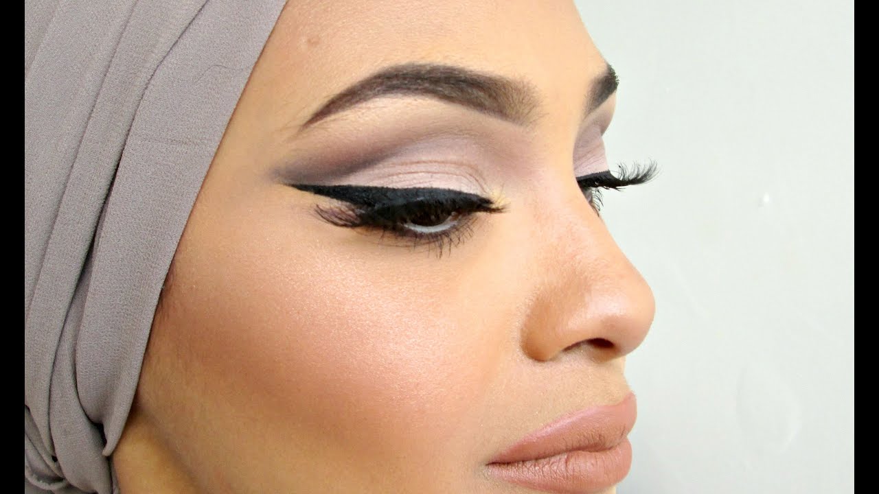 How To Winged Eyeliner Tutorial YouTube