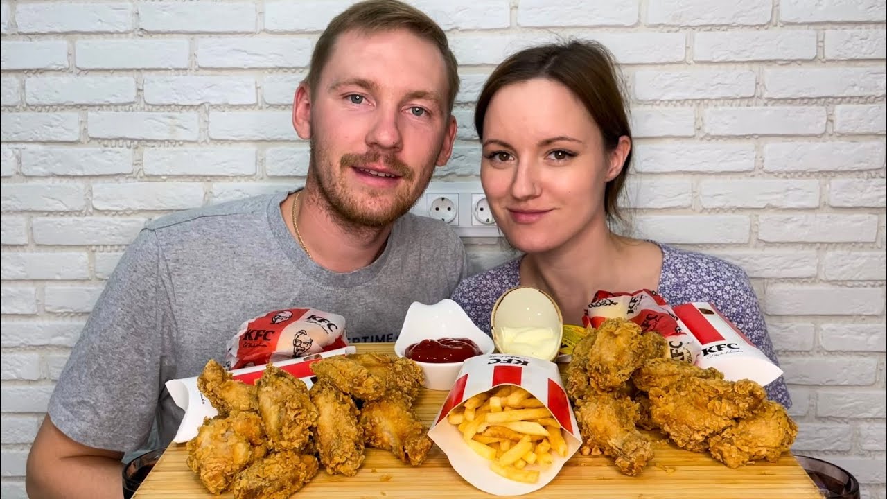 МУКБАНГ КФС ОСТРЫЕ КРЫЛЫШКИ  БУРГЕР ТВИСТЕР СЛАДКИЕ ПИРОЖКИ MUKBANG KFC