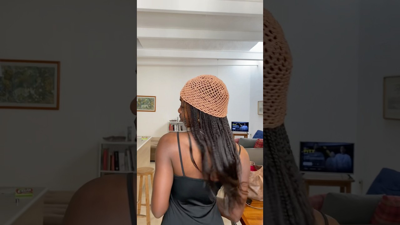 i made this mesh hat with 100% cotton yarn that i got in cdmx in the prettiest library ever! 🤭