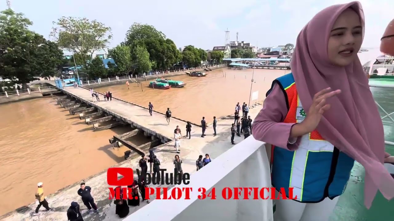 BERGEMBIRALAH!! Warga TEMBILAHAN. Kapal Penumpang SABUK NUSANTARA sudah masuk. PERWIRAny WANITA LHO…