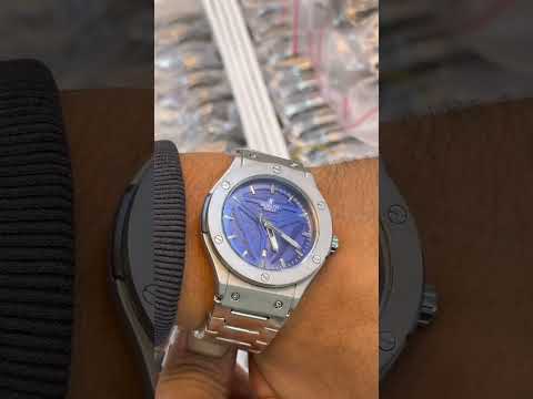 اتفرج علي جمال الساعة الهوبليت المعدن وشياكتها وانزل بسرعة ميدان العتبة