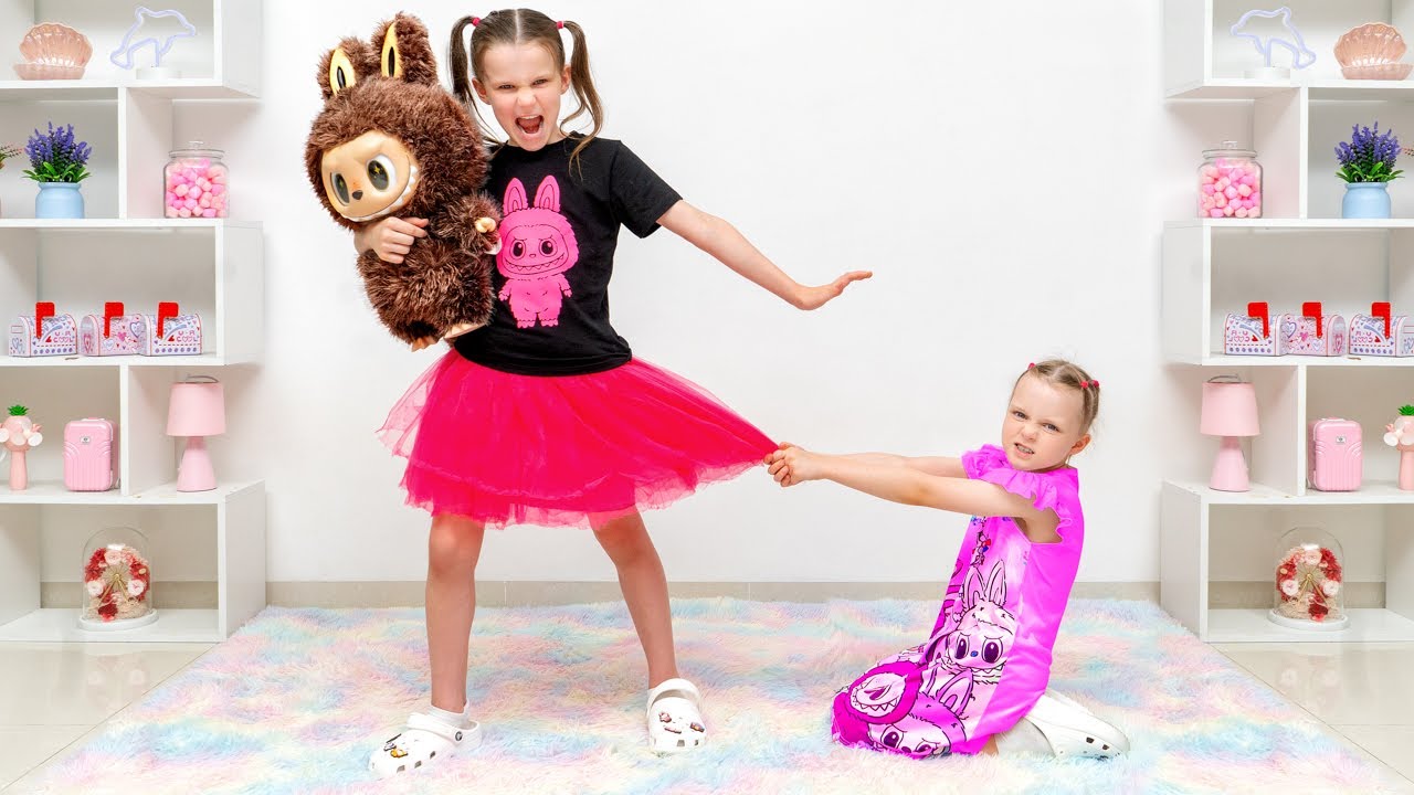 Время игр с Лабубу | Даша и Стефи хотят одну и ту же игрушку 👯‍♀️🧸✨