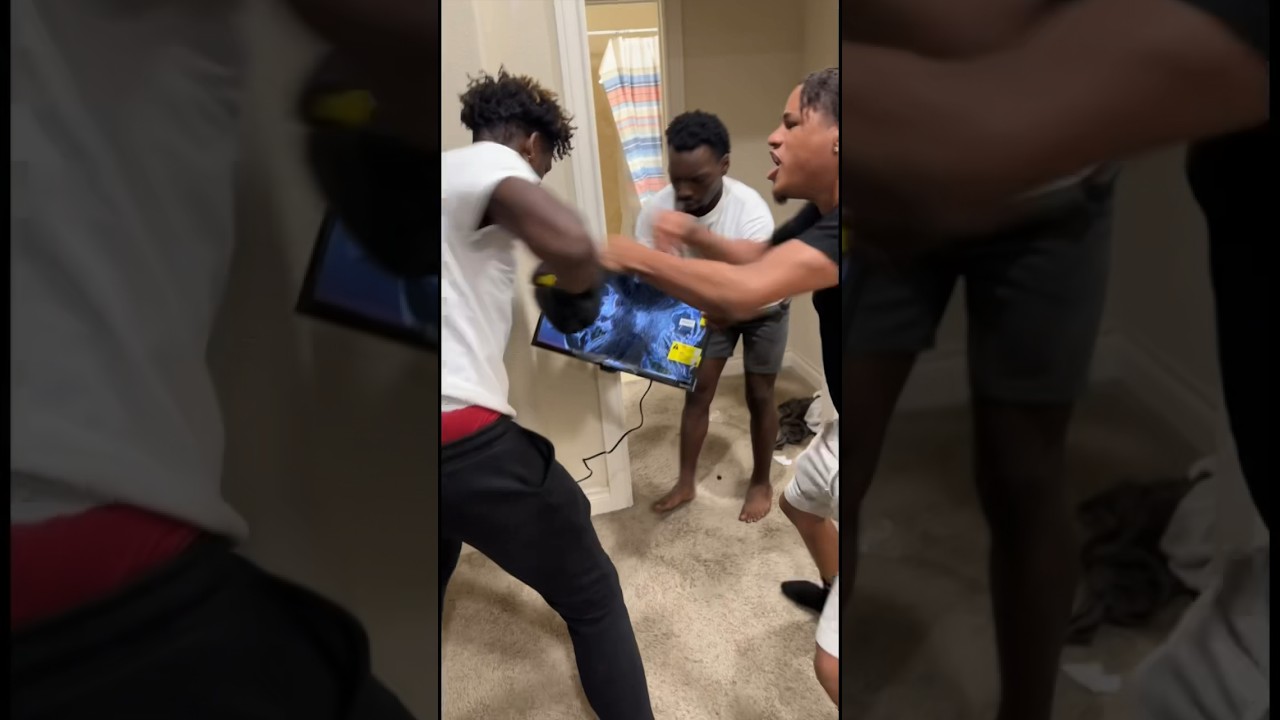 Кажется, у моего друга сломался телевизор 🤣 @Kooobej @Walkwittpell