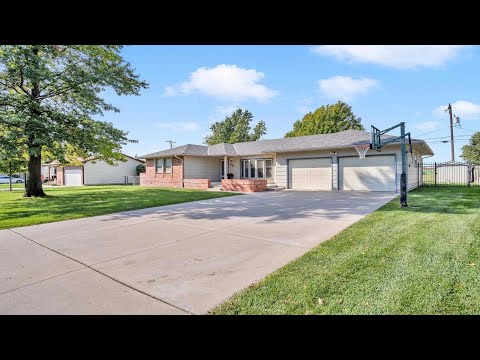 1405 Grandview Ave, Newton, KS home video tour