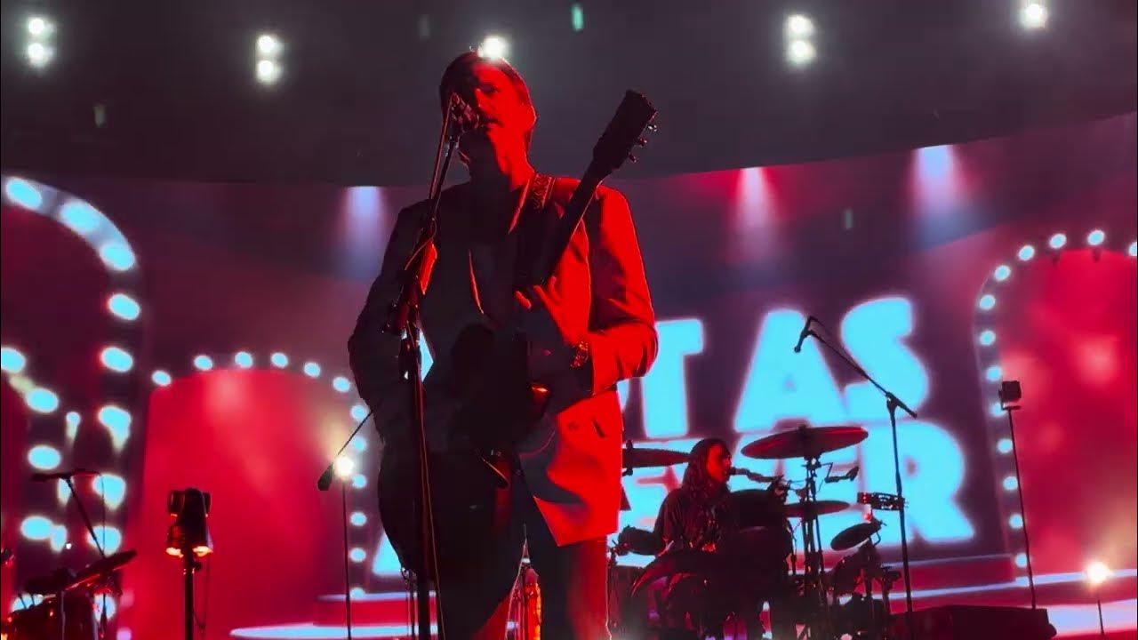 Kings of Leon - Sex on Fire (Live)