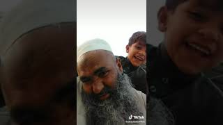 M Musab Lateef of Kot Adu Apny bap Sy lad karty hoay