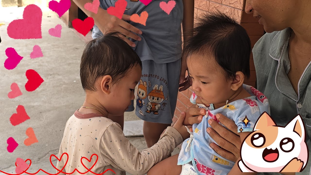 My Baby Brother Meets the Neighbor’s Kid for the First Time! 🍼💖