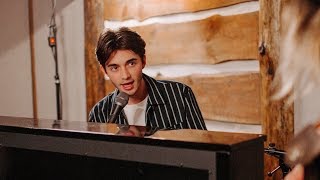 Video voorbeeld van "Greyson Chance - stand - 2/25/2019 - Paste Studios - New York, NY"