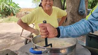 @ElGatoParadoOficial pozole o gallina pinta así se prepara