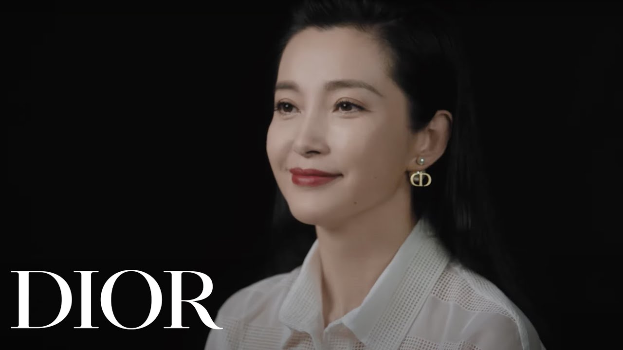 #DIORSTANDSWITHWOMEN