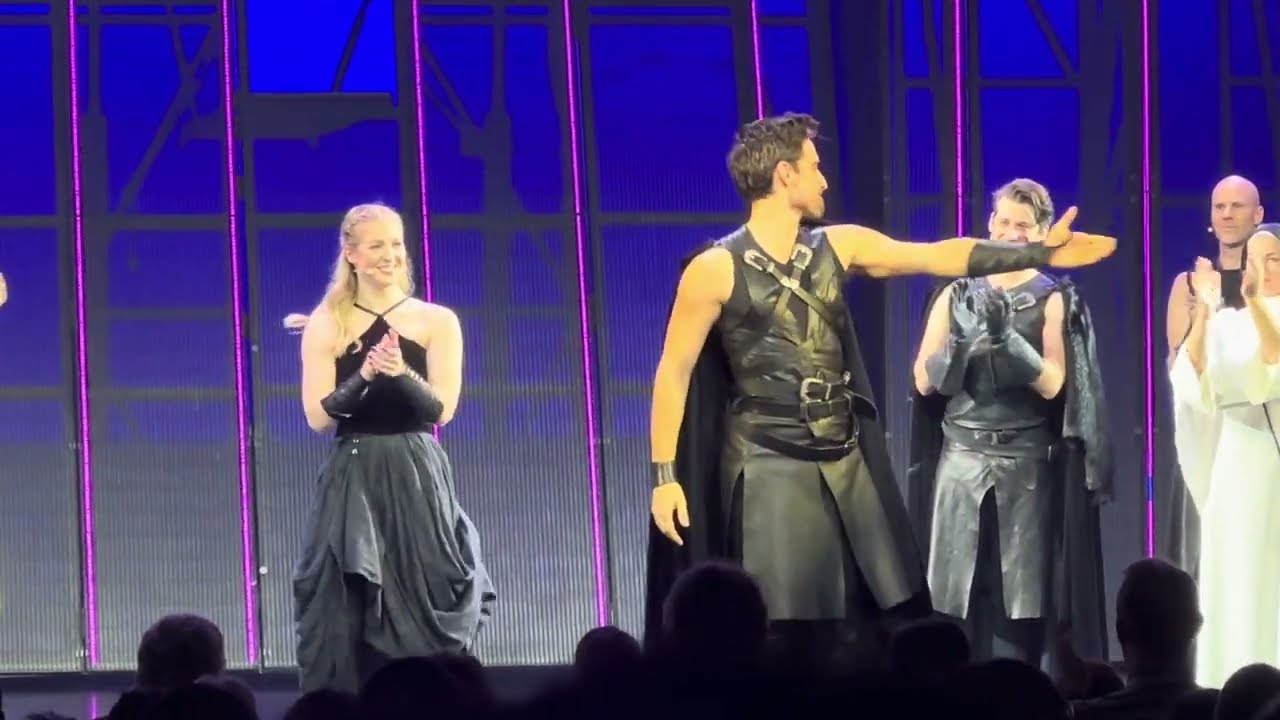 Robin Hood - Das Musical Schlussapplaus München mit Premiere Lea Katharina Krebs