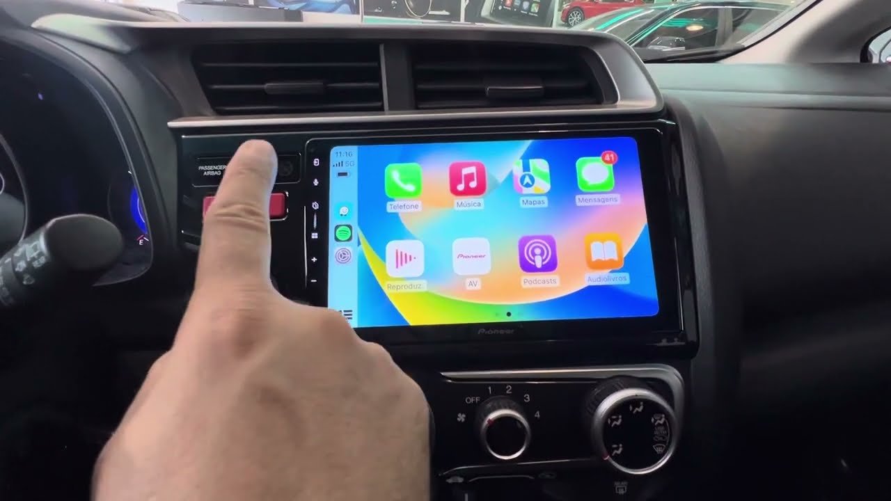 Honda Fit 2015 Instalação Central Pioneer linha 2025 - Tela de 9” CarPlay e Android Auto sem fio
