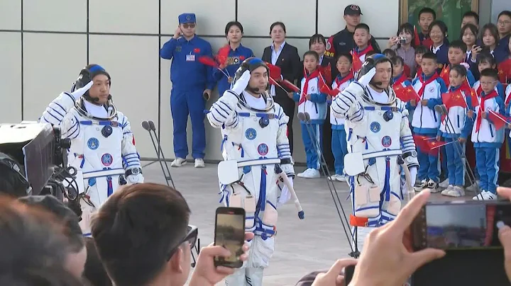 China holds astronaut farewell ceremony ahead of Shenzhou-18 launch | AFP - DayDayNews