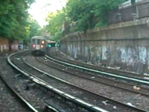 R68A B Trains at Beverley Rd