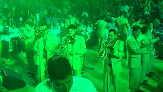 La Arrolladora Banda El Limón - No La Voy a Engañar (En Vivo) Colima 2012