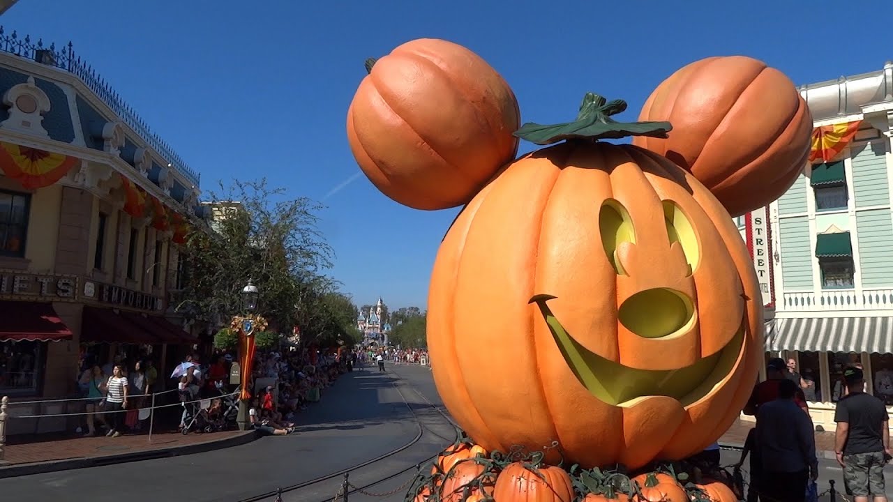 Disneyland Halloween Autumn Decorations 2015 YouTube disneyland-halloween-autumn-decorations-2015-youtube