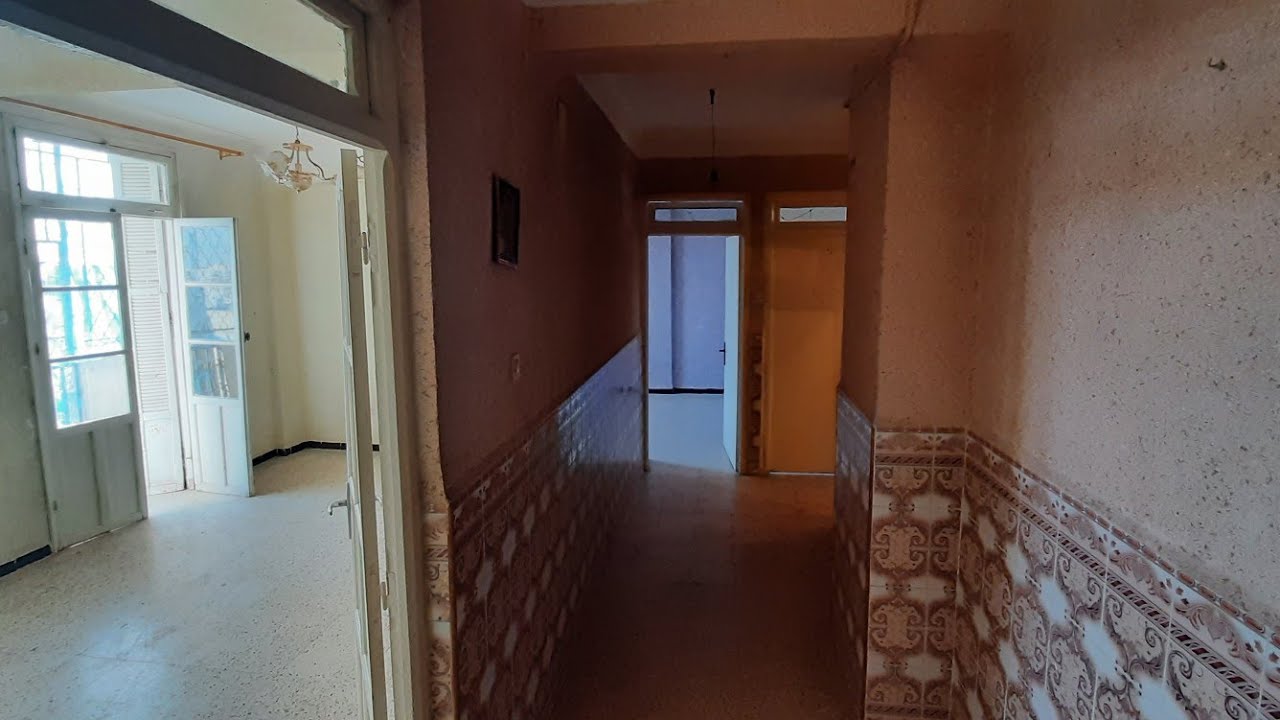 A Louer  للكراء.  Appartement f3 . 2em étages  fi laarersa setif.  0661599196. prix Resonable.