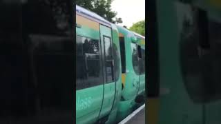 Southern Class 377 Arrives At Amberley For Bognor Regis! #trainspotting  #southernrailway