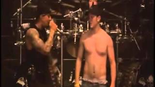 Video thumbnail of "Avenged Sevenfold - Walk Live in the LBC"