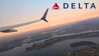 Delta Air Lines 737-900ER gorgeous sunset takeoff from Seattle (SEA)