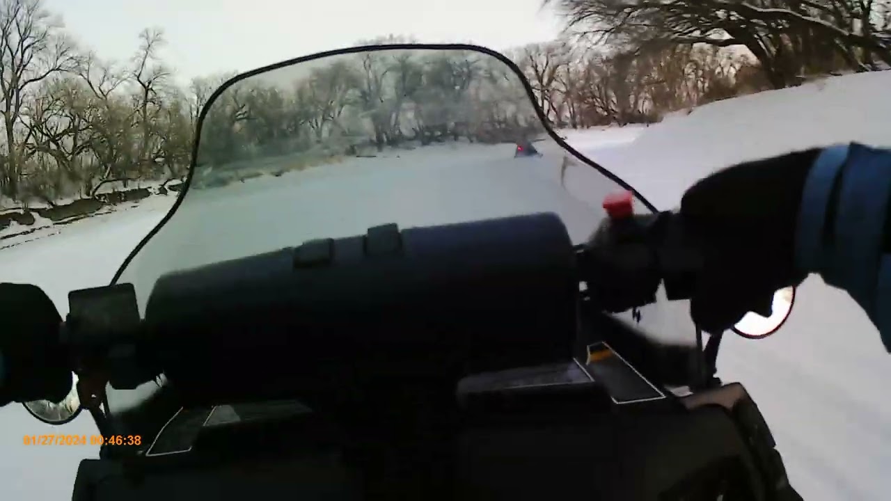 Снегоходы по замёрзшей реке в США | Зимний экстрим. Frozen River | Winter Adventure in Minnesota