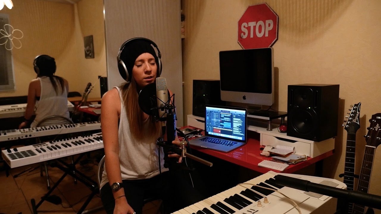 Ullie Swan - A thousand times (live session in home studio)