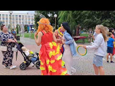 Цирковые  артисты, ходулисты в Зельве.22.08.26