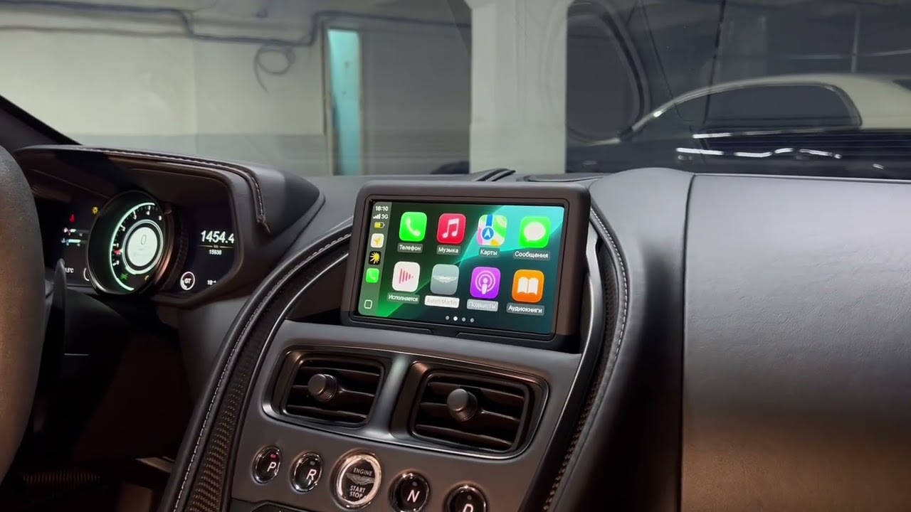 Aston Martin DB11 - Apple Carplay на штатный монитор