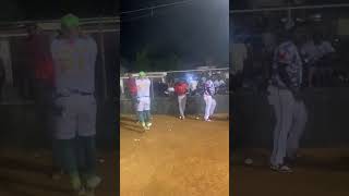 Ambiente en el play de los tanquesitos hierro #softballconsaborcaribeno #baseball #bocachica