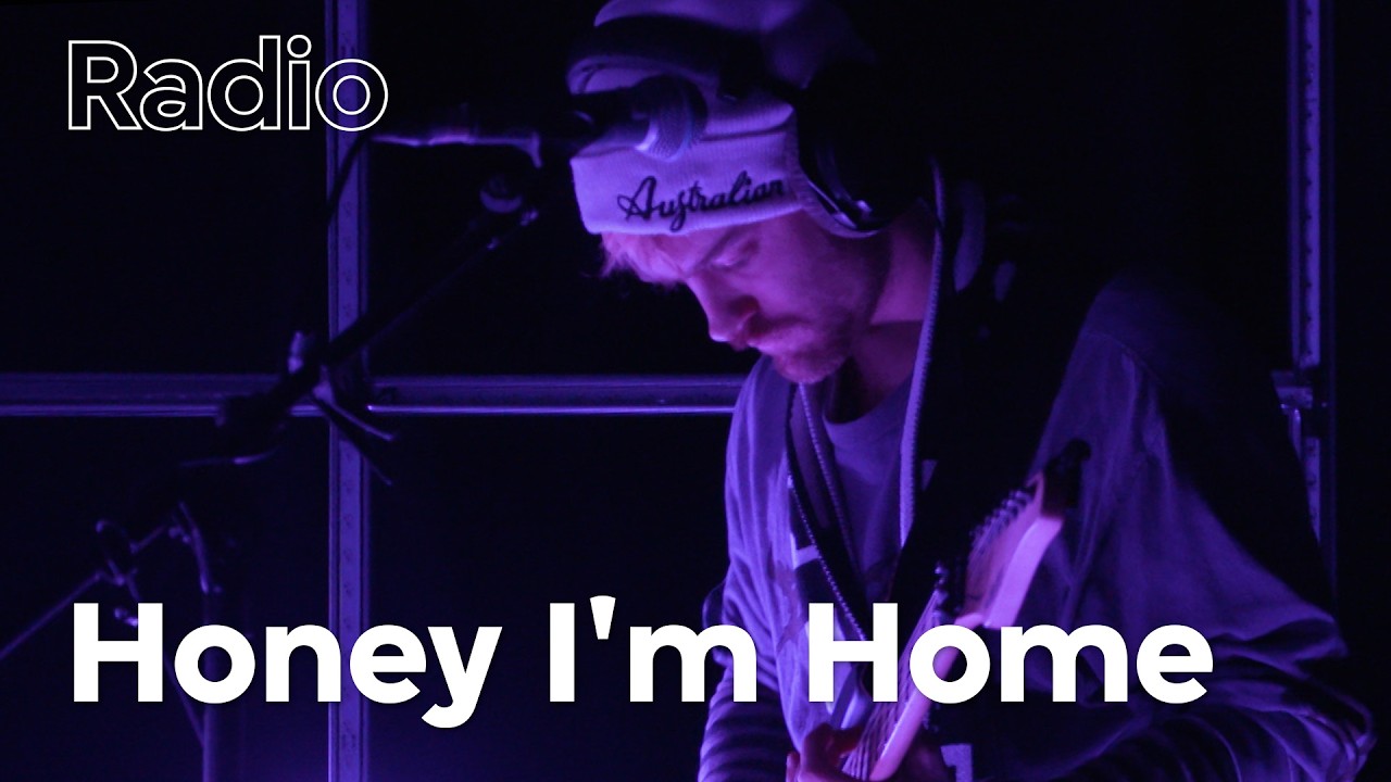 Honey I’m Home – live at 3voor12 Radio