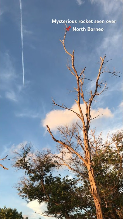 Mysterious rocket 🚀 seen over North Borneo sky #shorts #shortvideo #ytshorts #rockets #borneo