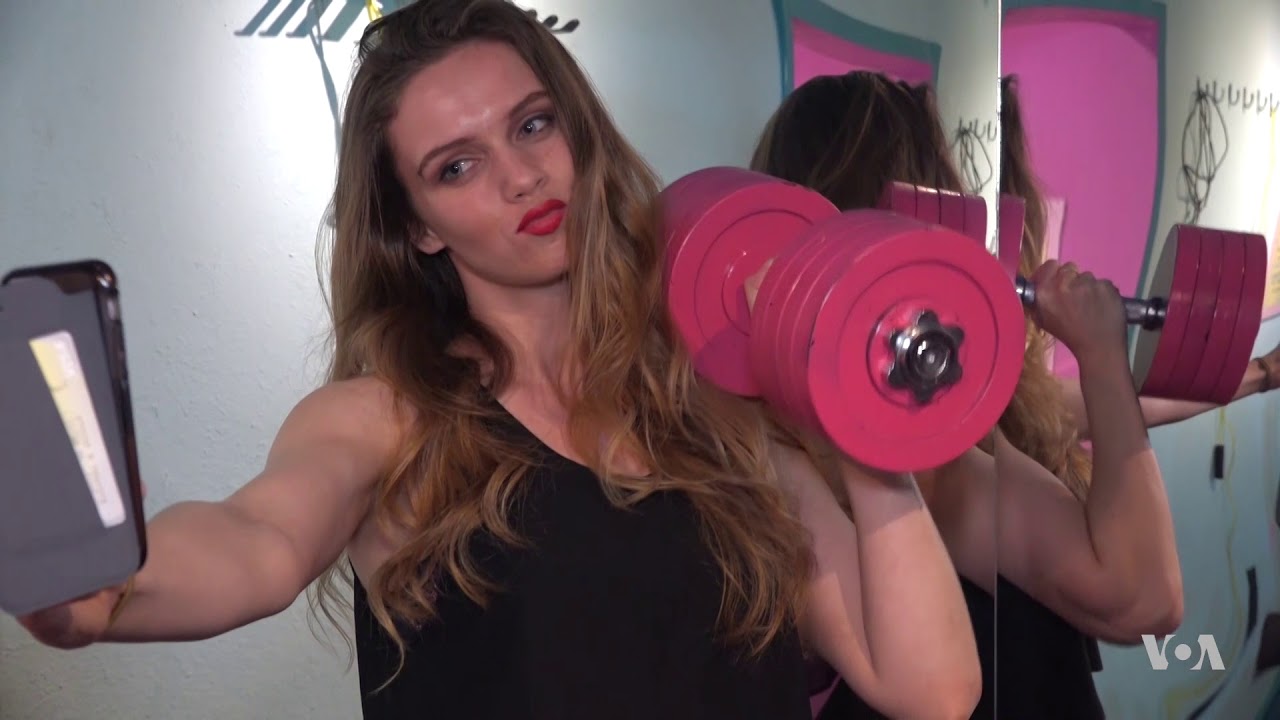 The Selfie Museum Opened Its Doors To The Public In Los Angeles