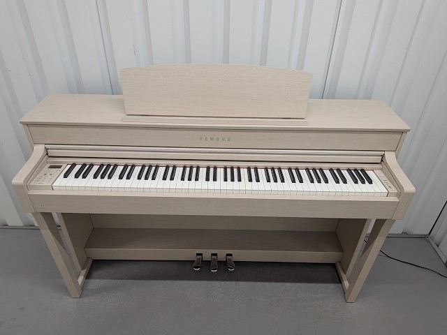 Yamaha Clavinova CLP-645 in white ash finish stock nr 26327 - YouTube