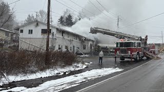 Fire rips through Wayne County tire shop