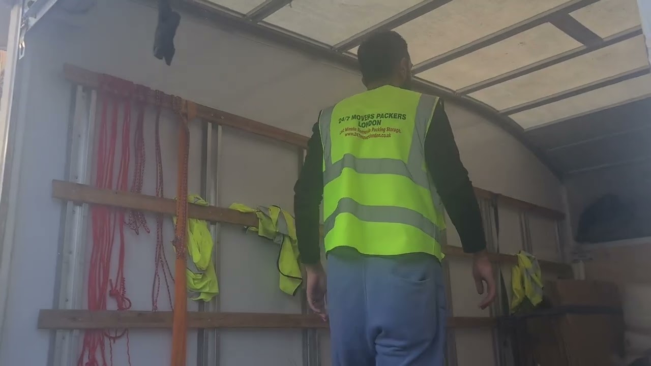 24HRS SAME DAY LAST MINUTE REMOVALS PACKAGING STORAGE CO. FULLY EQUIPPED WITH MOVING