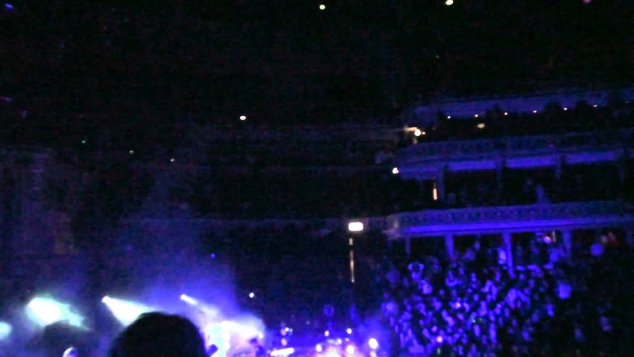 THE CURE - London - Reflections / faith - 15.11.2011