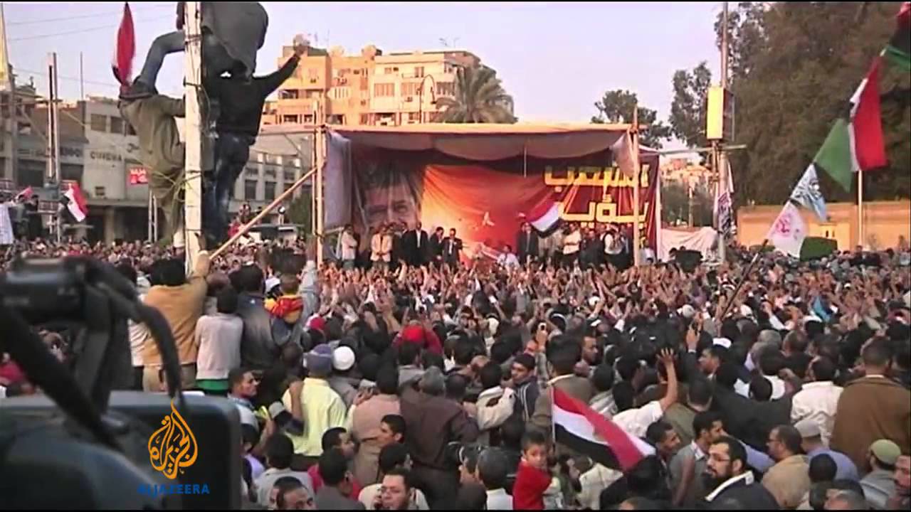 يواجه الرئيس المصري مرسي المحاكمة